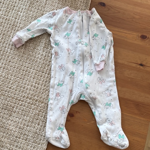 3/15$ Disney Kids One Piece Footie - White and Pink - Picture 2 of 3